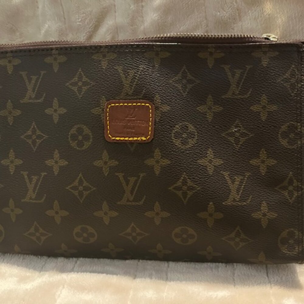 Vintage Louis Vuitton Set of 2 Cosmetic Pouches – Classic Monogram Canvas - Picture 5 of 8